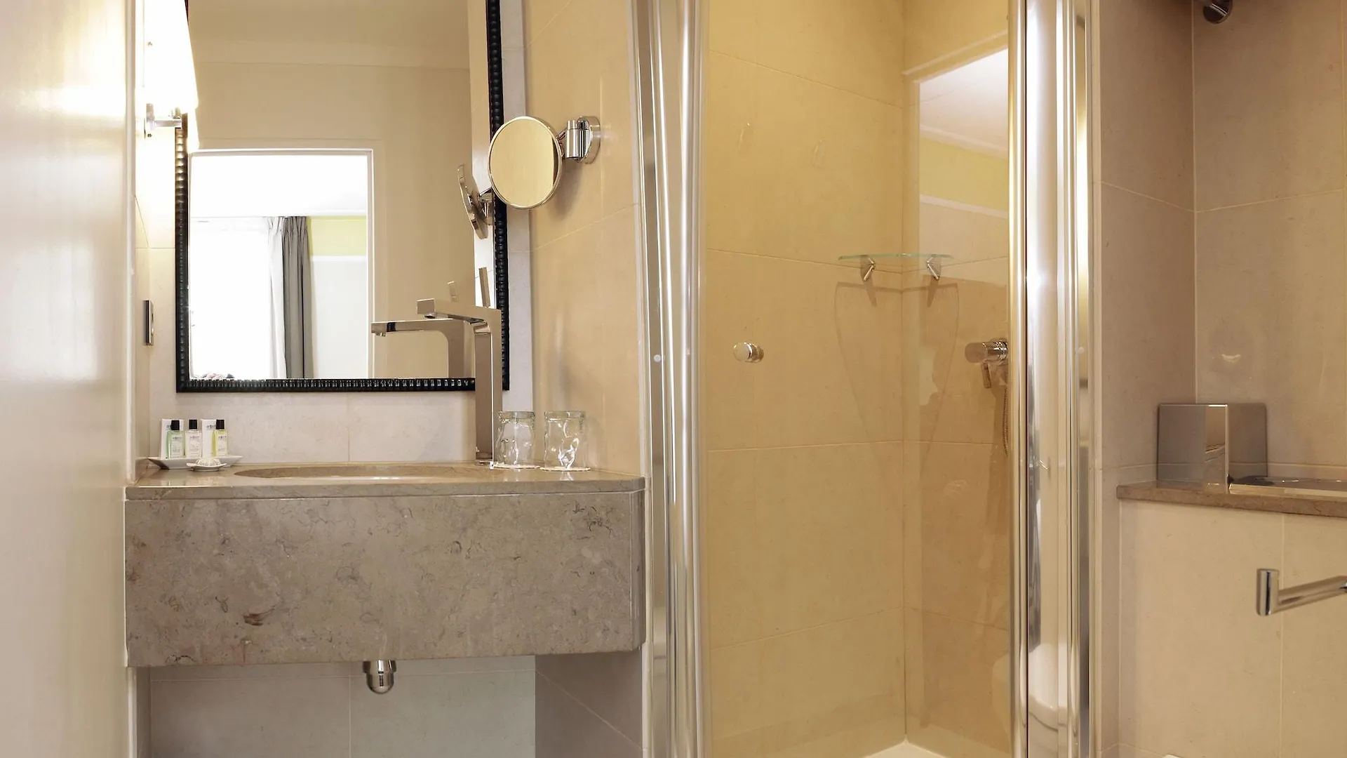 Chaplain Rive Gauche 4* Paris